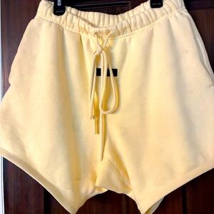 Essential shorts size XS